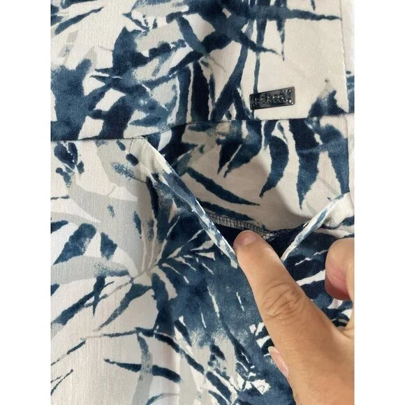 S.C. & Co Skorts Blue White with Pockets Tropical Theme Tummy Control Large - Picture 3 of 6